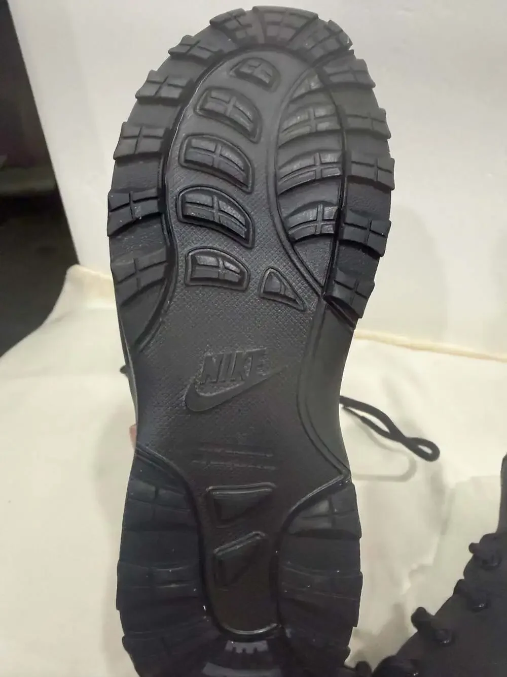 Nike manoa leather